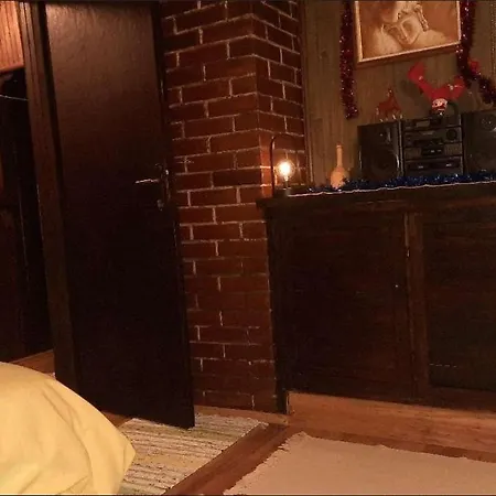 Sumska Kuca Atina - Devojacki Bunar *