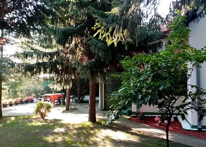 Sumska Kuca Atina - Devojacki Bunar *