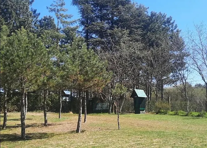 Sumska Kuca Atina - Devojacki Bunar *